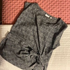 NY&Co. Sleeveless Tie Waist Blouse